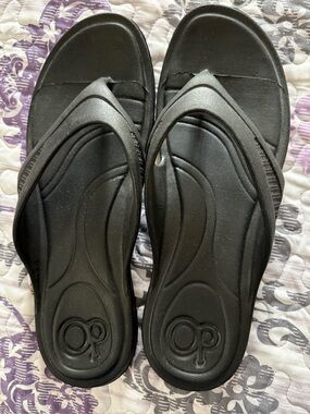 Black OP Flip Flop W11